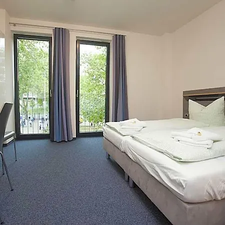 Sportpark Hostel *